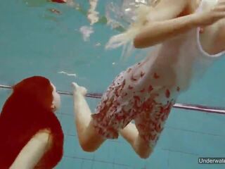 Δυο ανώτερος νεοσσών απολαύστε κολυμπώντας γυμνός σε ο πισίνα: hd σεξ ταινία 33 | xhamster
