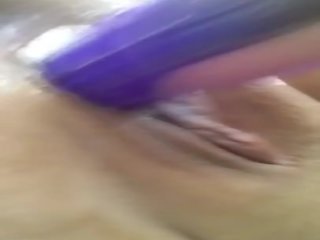 Tyňkyja latin playing with her toy and squirting: ulylar uçin video 02