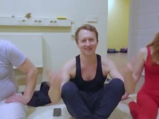 Intīms masāža doc klase, bezmaksas joga netīras video 12