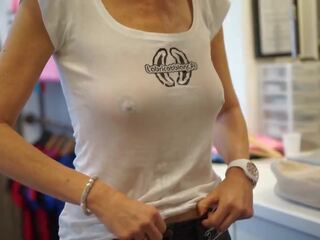 Lexoweb में वेट t-shirt – braless और pantyless: डर्टी फ़िल्म 94 | xhamster