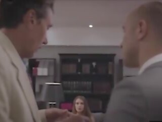 Stepfather बेचता गर्लफ्रेंड के लिए सेक्स, फ्री x गाली दिया चलचित्र fa | xhamster