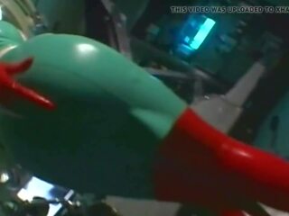 잘 알려진 일본의 간호사 우유 형사 에 빨강 유액 장갑
