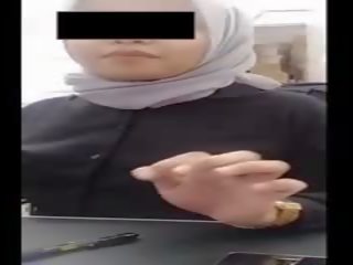 Hijab magkasintahan may malaki suso heats kaniya youngster sa trabaho sa pamamagitan ng webcam