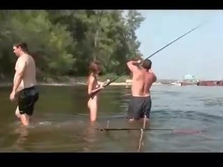 Naken fishing med mycket ganska ryska tonårs elena
