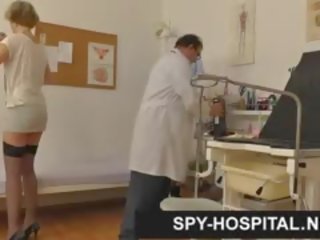 Ukradzione ukryty kamera film z ginekolgiczne egzamin