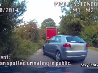 Polic fucks në the kapuç i the makinë