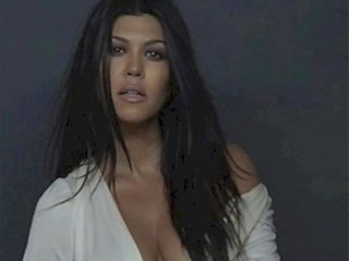 Khloe, Kourtney Kardashian & Kendall Jenner NUDE: 