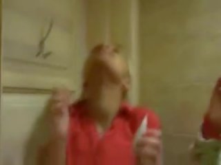 Naken franska lassie på disco toalett