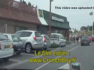 Sexe au restaurang exhib mac donalds des jeunes se sucent leur grosse bita sous