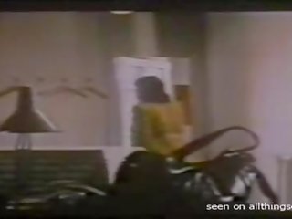 Saya remaja daughter-1974-cfnm-voyeurism-scene