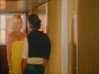 Blutjunge liebesschulerinnen 1981, free reged clip 4c