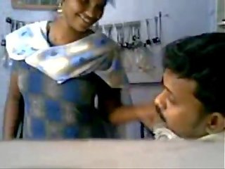 Tamil kaimas mademoiselle suaugusieji klipas su bosas į mobile parduotuvė