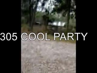 Mcgoku305 - i ftohtë festë (official video) starring amy anderssen
