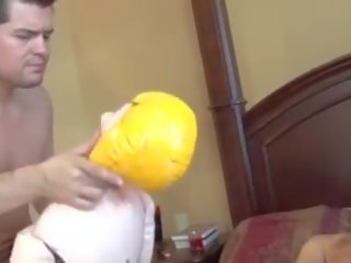 Cuckoldheaven - sexe vidéo poupée tandis que femme baise